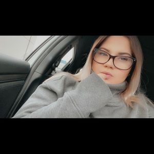 Meet your Posher, Hayley